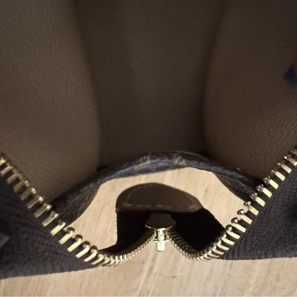 Louis Vuitton Monogram Clutch - Picture 12 of 14